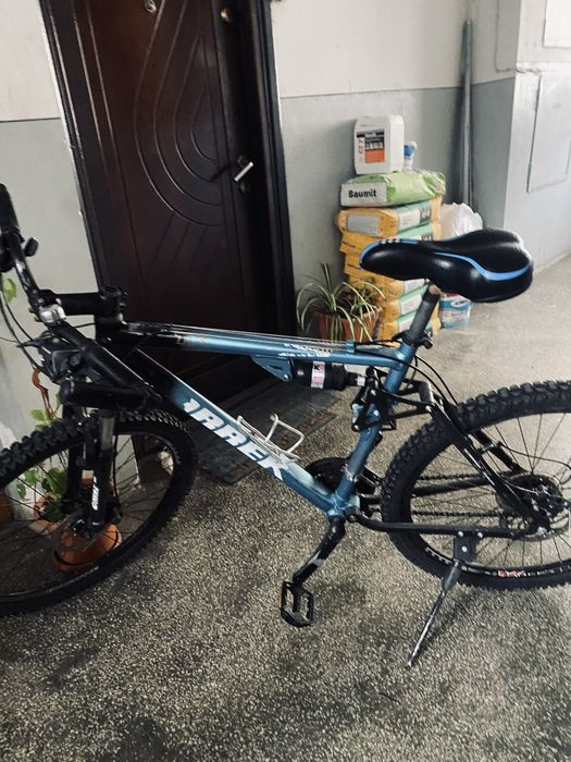 Vand bicicleta , aporape noua