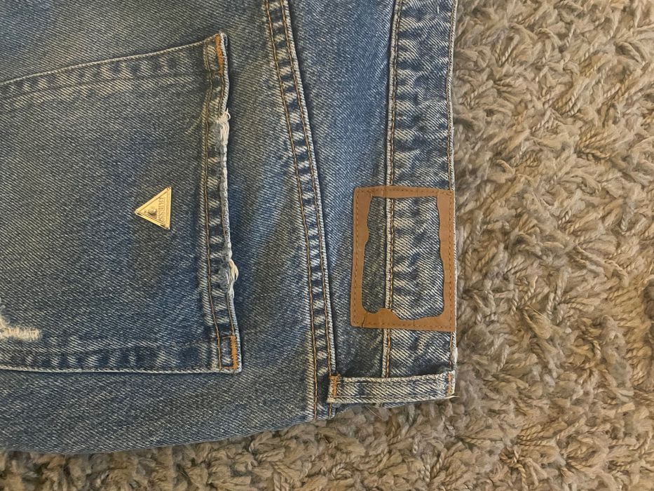 Нови дънки guess голям размер