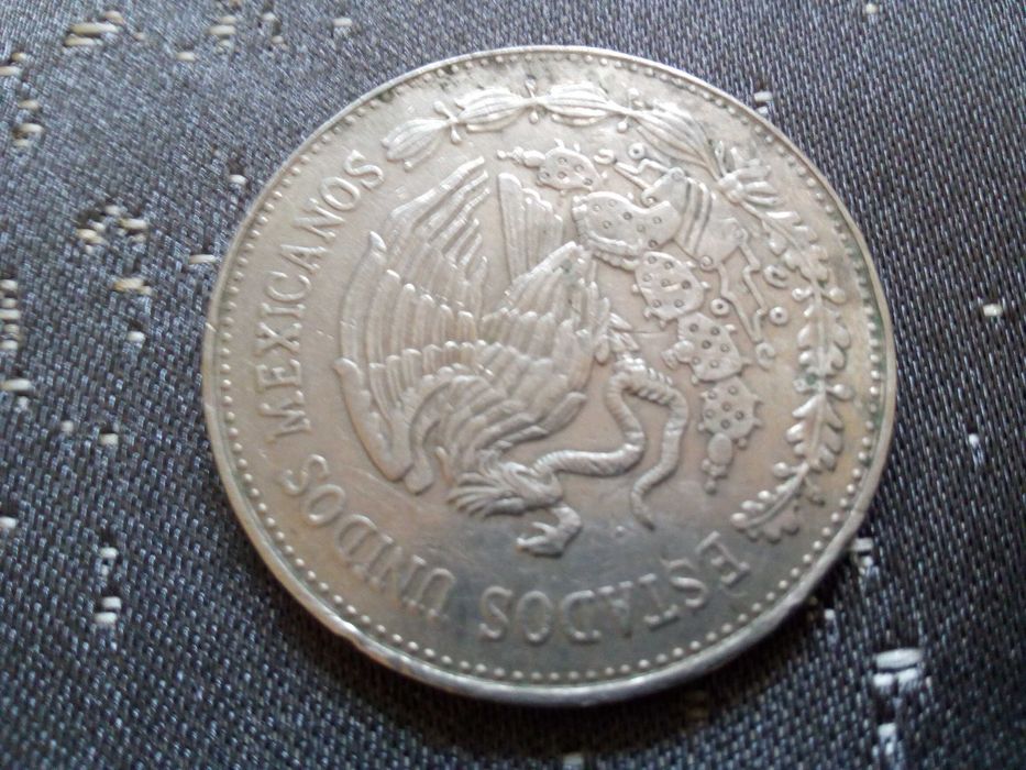 Продаются 20 долларов Мексика.