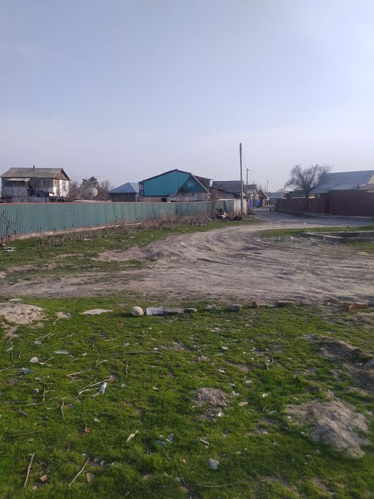 Продам участок  г.Талдыкурган красный камень