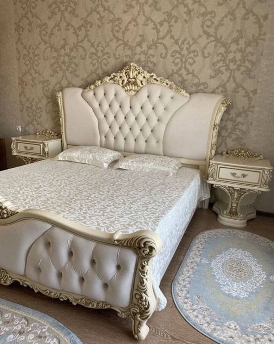 Спальная мебель с матрасом новым