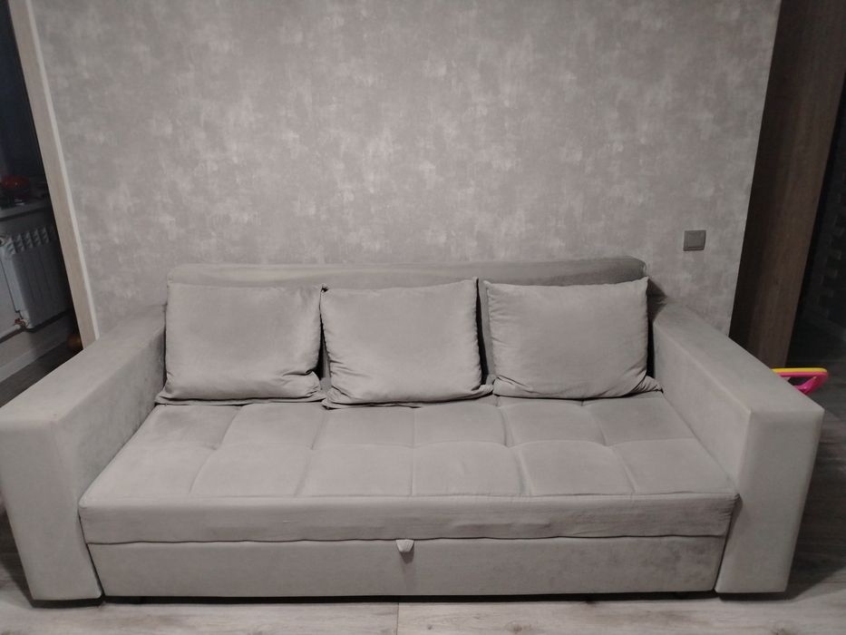 Продам срочно диван