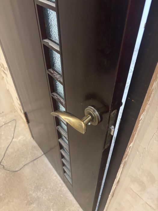 Продам двери срочно