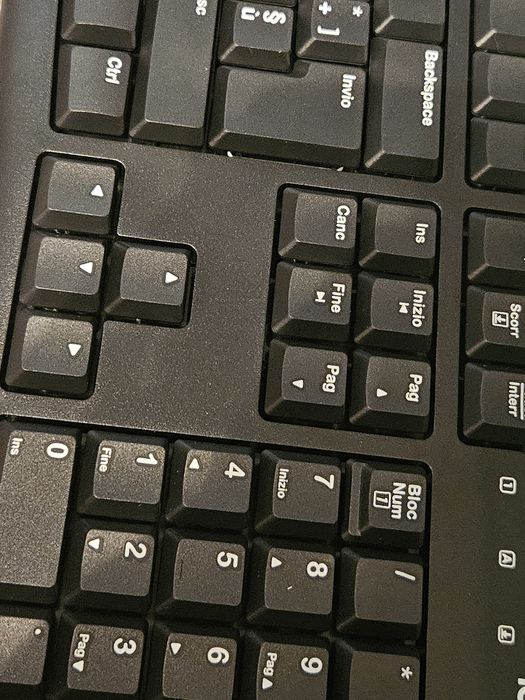 Tastatura Logitech nem și mouse set