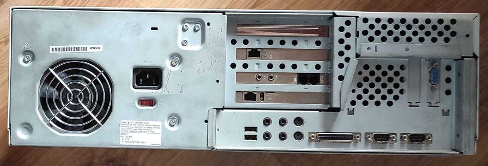 Ретро марков компютър Compaq Deskpro EN - Pentium 333MHz / 256MB RAM