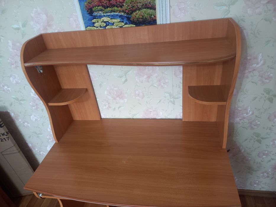 Продам компьютерный  стол в хор сост