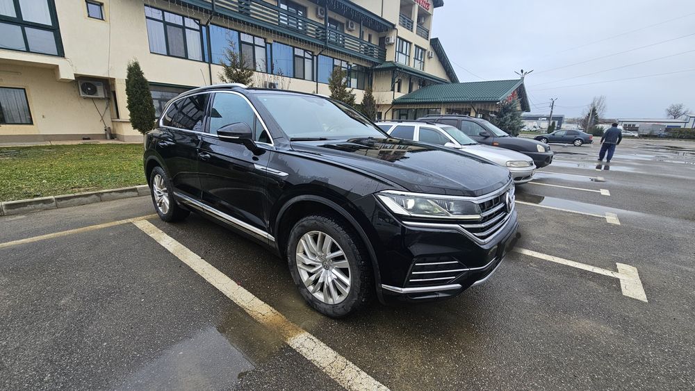 VW Touareg 2019 • 3.0 V6 • Istoric complet • Stare foarte bună.