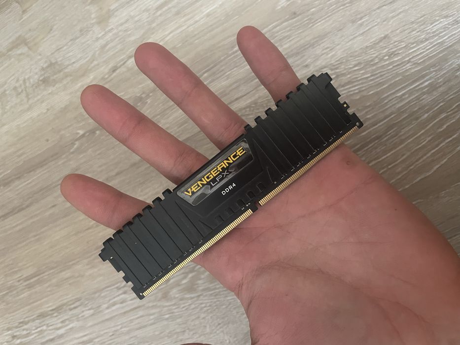 Memorie Ram Corsair Vengeance LPX 8 GB DDR4