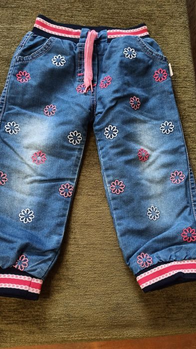 Продам куртку+ джинсы утеплённые для девочки