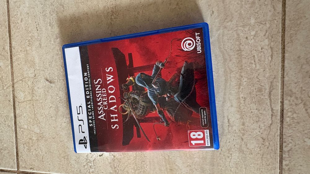 Playstation 5 1ТБ Disc edition - Ghost of Yotei bundle + оригинална кутия + 2 контролера + 3 игри