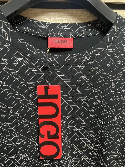 HUGO Hugo Boss : Нова размер М / Оригинал