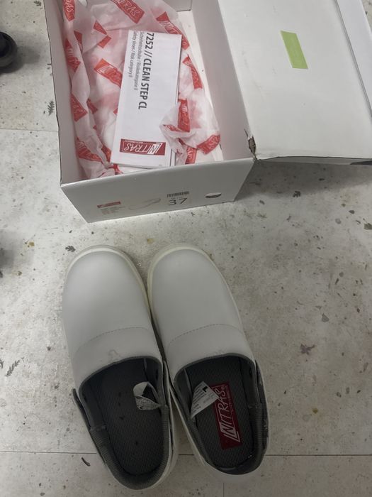 спецобувь новая белая