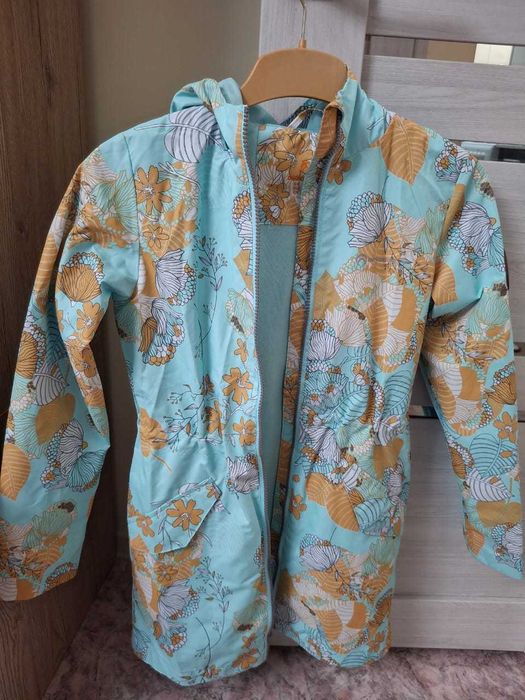 Продам детские куртки на девочку