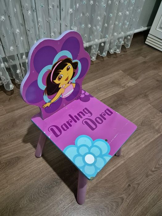 Продам Детский стол.