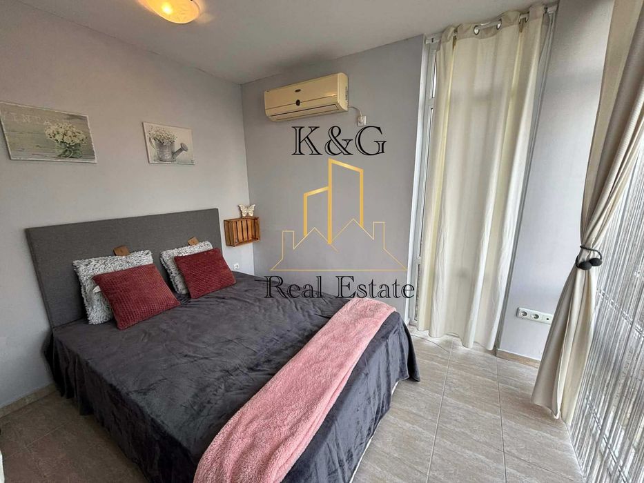 Двустаен апартамент в к-к " Слънчев бряг "