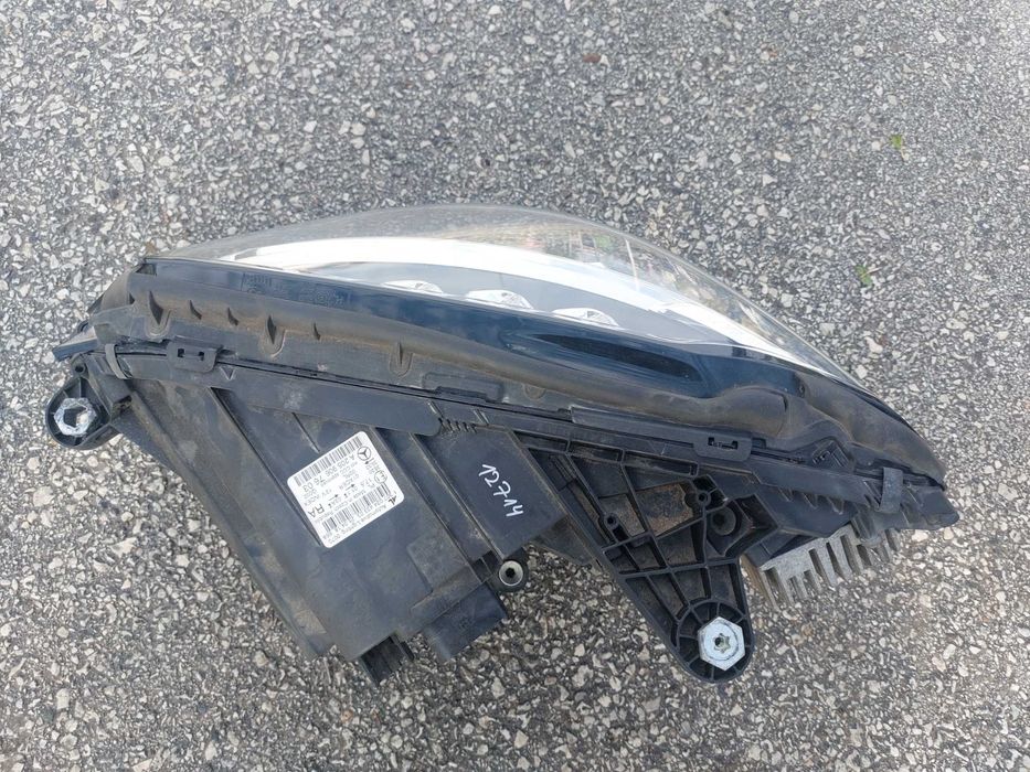 Необорудван десен фар Mercedes-Benz W205 C220d 2014-2018