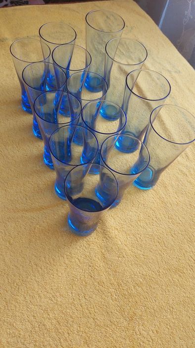 Стаканы,тарелки,кастрюли..