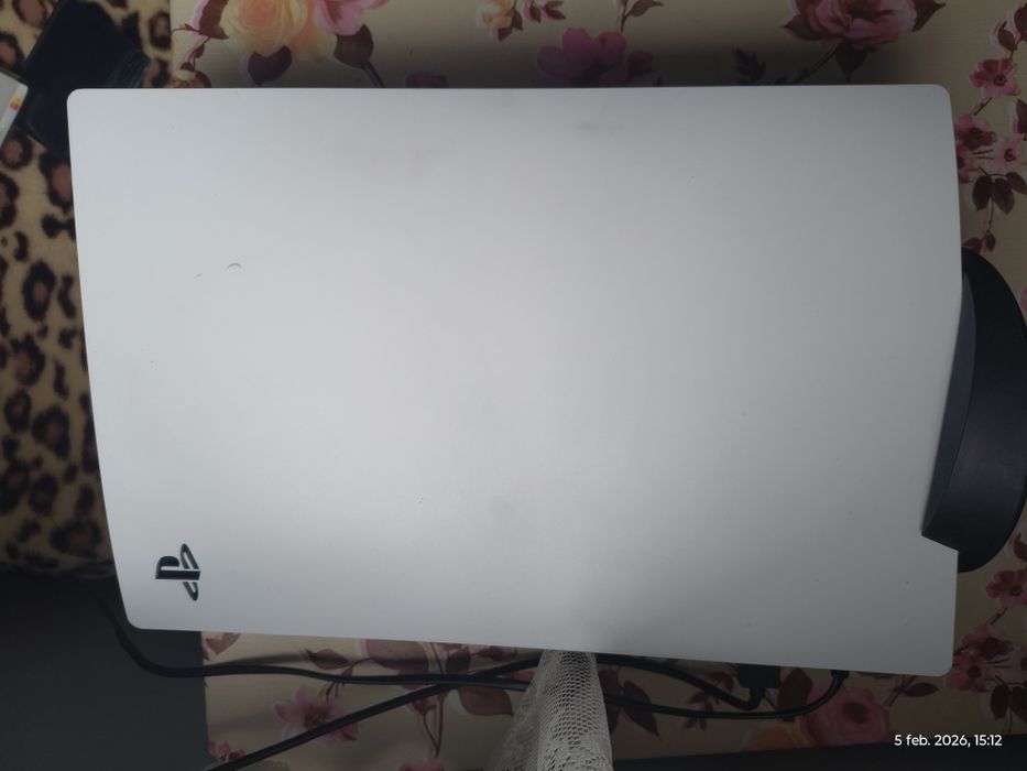 Vând PS5,cu fifa26 și fifa23