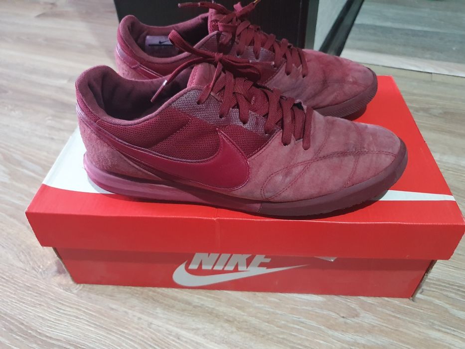 Продам футзалки Nike Premier II sala