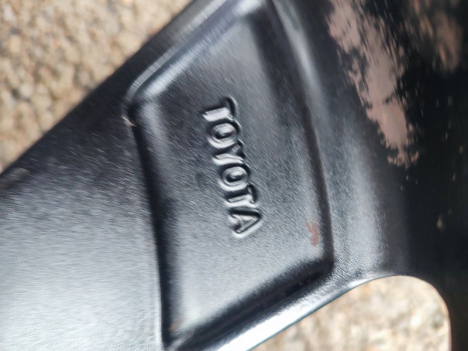 18" оригинални алуминиеви джанти за Toyota Aygo X.