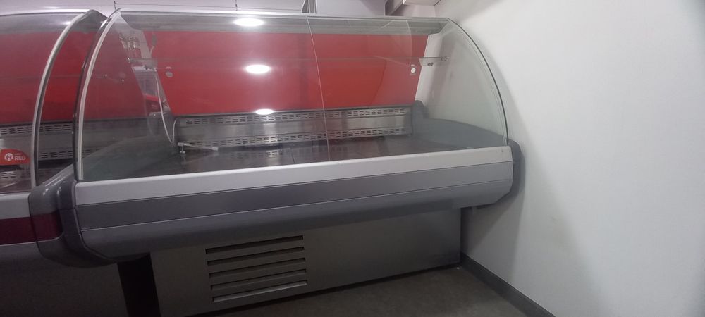 Продам витринный холодильник Crispy