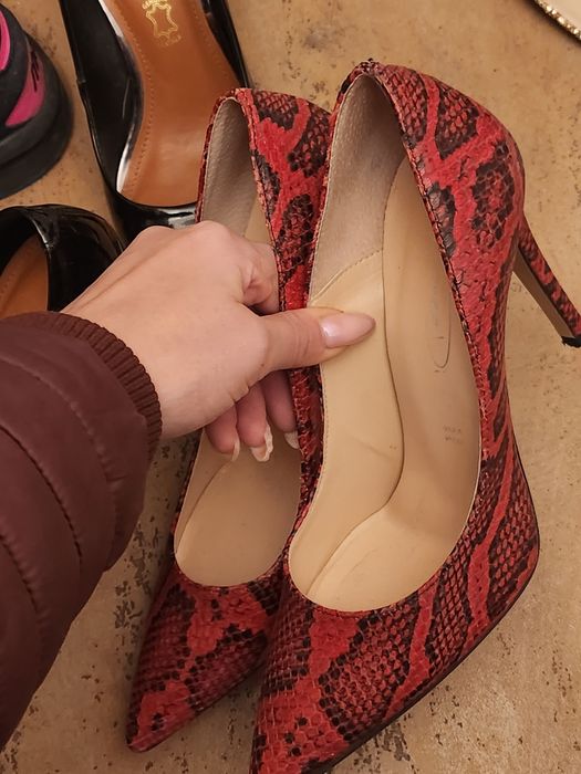 Обувки на ток 39 номер маркови