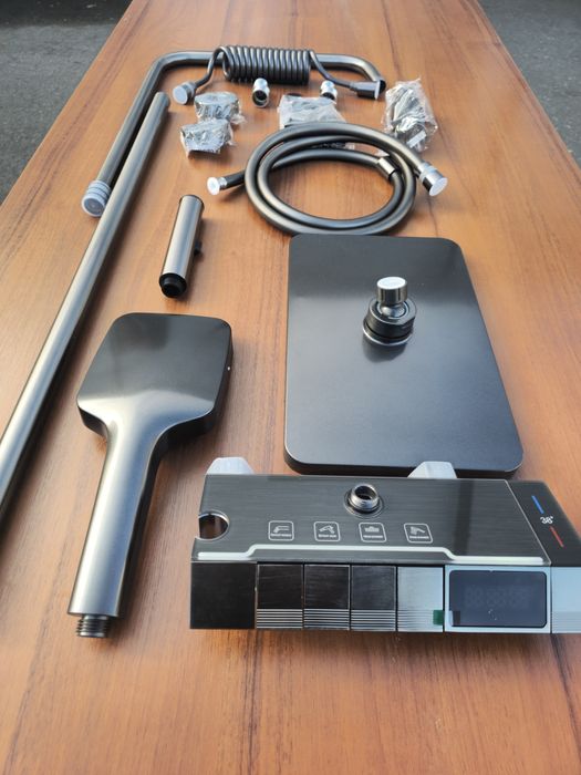 Душ система смесител баня с дисплей + аксесоари за баня