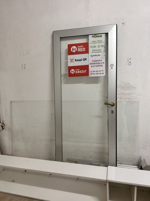 Срочно продам дверь алюминиевую