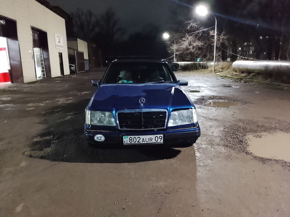 Мерседес Бенс 124