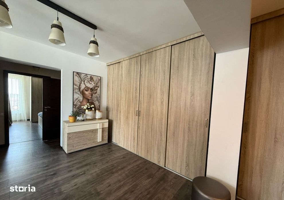 Apartament 3 camere, 90mp, 2 parcari, balcon, zona Andrei Muresanu