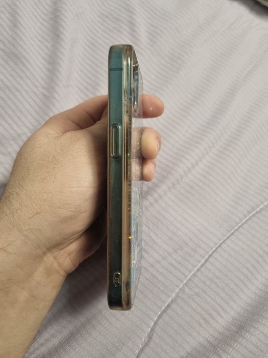 Продам iPhone 13