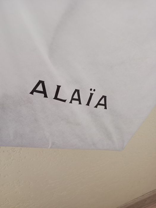 Продам сумку замша 400 000су , сумки и наволочки с вышивкой