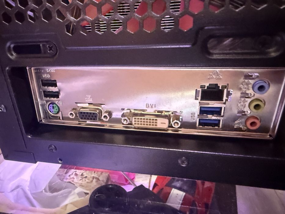 Дъно h81m ram 8gb процесор xeon 1230v3