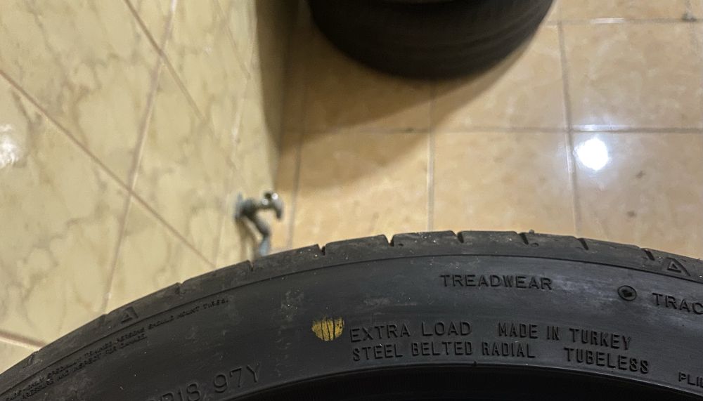 Anvelope 245 40 R18 XL Vara Falken