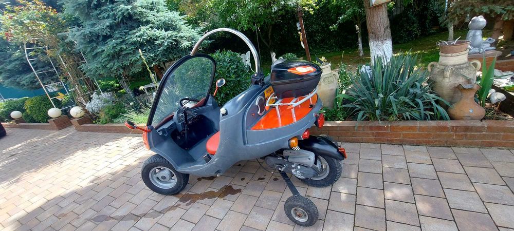 Vand motociclu cu 3 roti