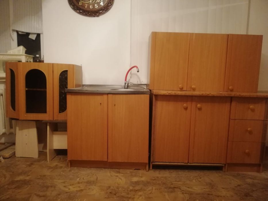 Кухонный гарнитур сатылады.