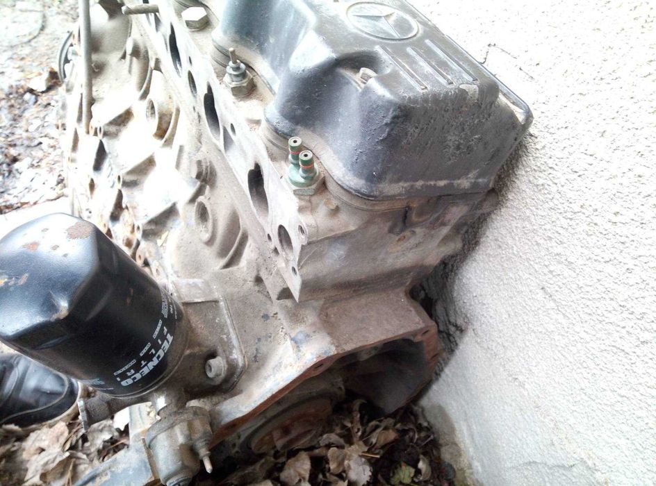 Двигател от Мерцедес 124 260Е