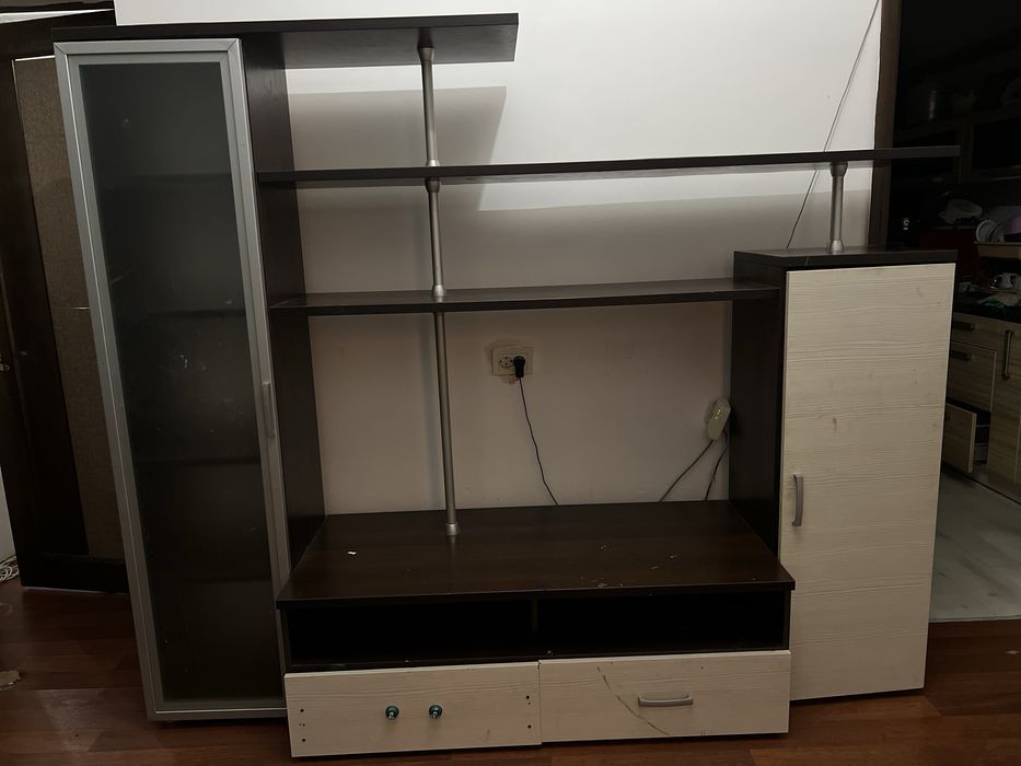 Шкаф для дома коричневый