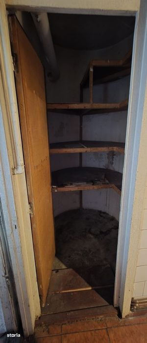 Apartamen cu 3 camere situat in Centrul Nou, decomandat, etaj 2/4!