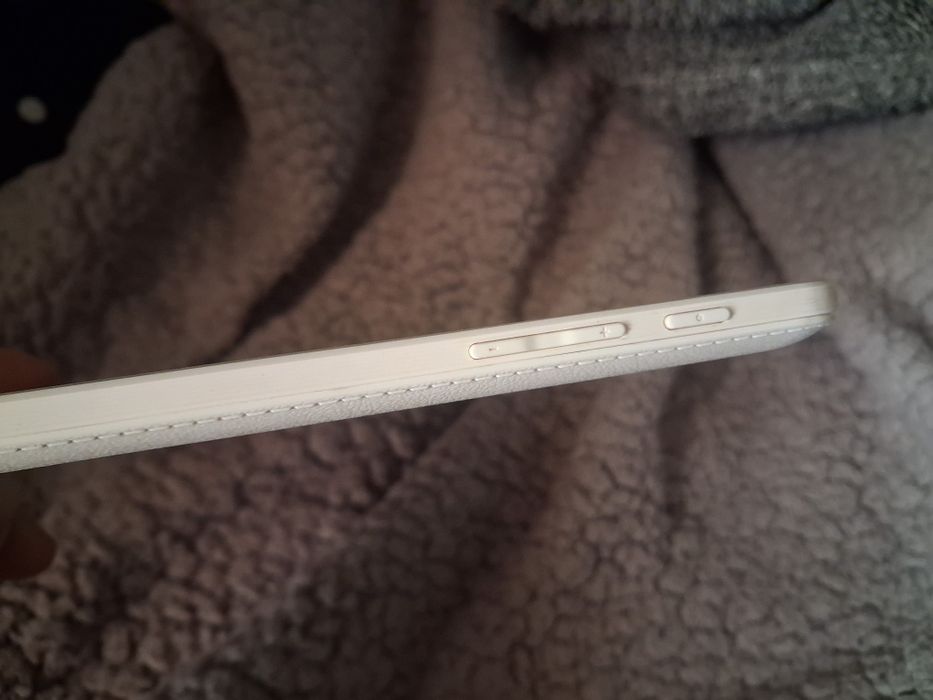 Vând tabletă innjoo