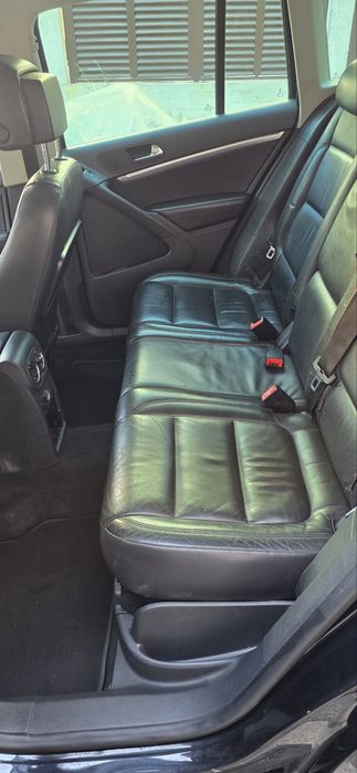 Автомобил  vw tiguan