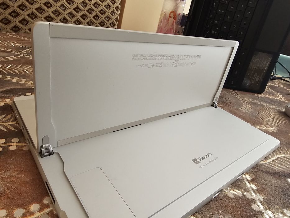 Microsoft Surface Pro 8 LTE Advanced – i5 gen. 11, 16 GB RAM, 256 GB SSD