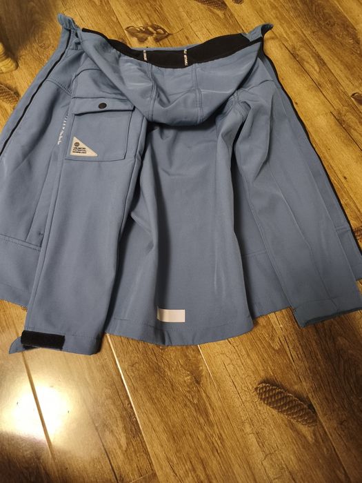 Geaca softshell albastru deschis C&A de băieți mărime 146 cm