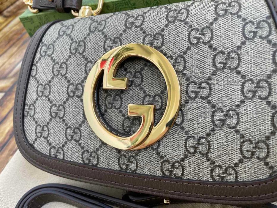 Оригинална Малка Чанта Гучи Blondie Златно Gucci GG Supreme Canvas
