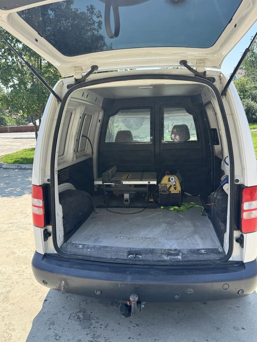 Vând Volkswagen Caddy