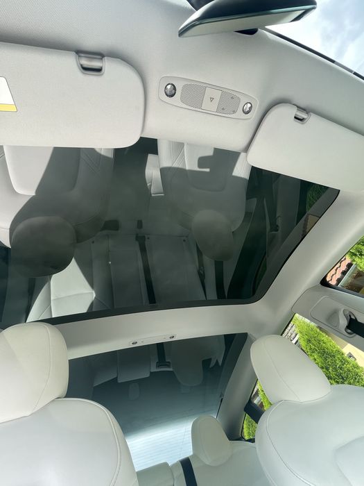 Tesla Model 3 Long Range 2021 POMPA DE CALDURA ,510 km cu 100 % baterie NU SUNT INTERESAT DE SCHIMBURI!! iar prețul este NEGOCIABIL LA FATA LOCULUI!!