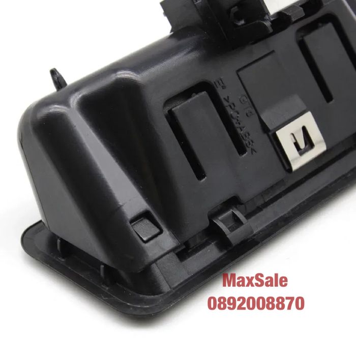 BMW 5 E39 E60 E61 дръжка за багажник панел бутон копче бмв е60 е39