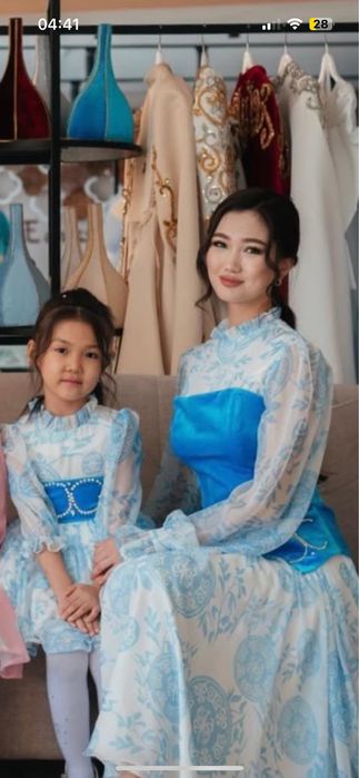 Продам комплект платьев мамы и дочери