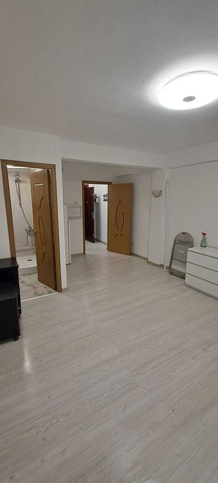 GARSONIERĂ DE VÂNZARE
