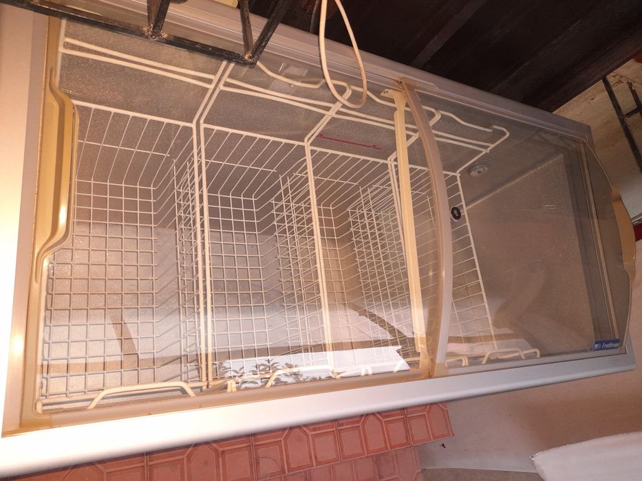 Морозилка витрина для мороженого